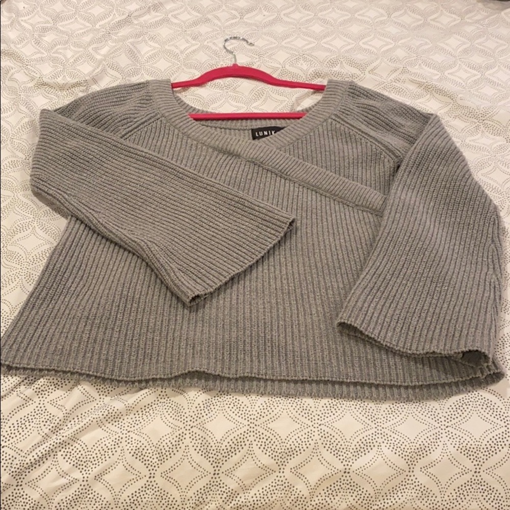BARELY WORN SOFT CHUNKY FAUX WRAP SWEATER